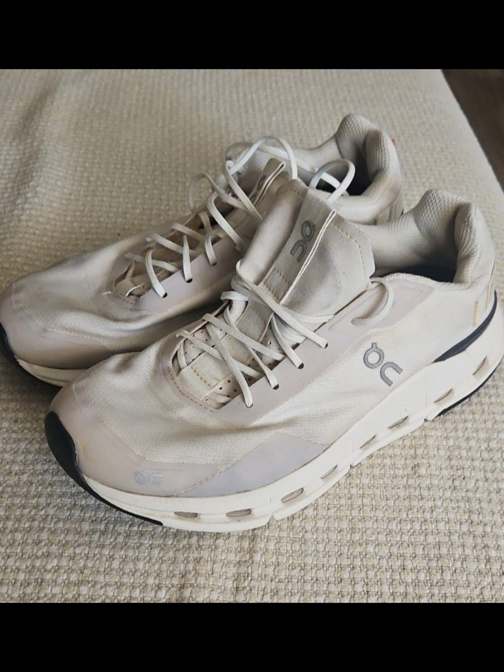 On Running men’s Beige White Cloud Sneakers